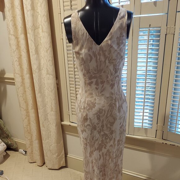 Dreamy 100% Silk Gown Size 6 - Picture 5 of 7